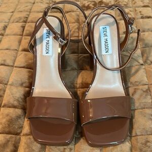 Steve Madden Cameron brown Patent Size 6.5 Brand new without box